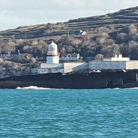 Shallow Sea-point Holiday home *